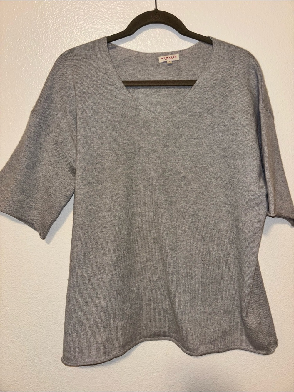 DEMYLEE New York Gray Cashmere Knit Short Sleeve V-Neck Boxy Sweater S